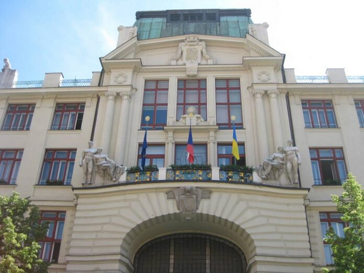у місті Їглава хотіли зняти український прапор з ратуші