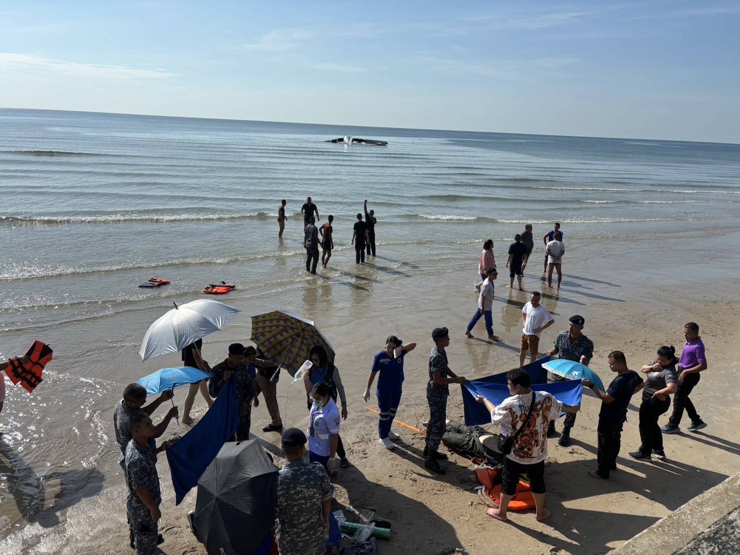 У Таїланді літак впав у море