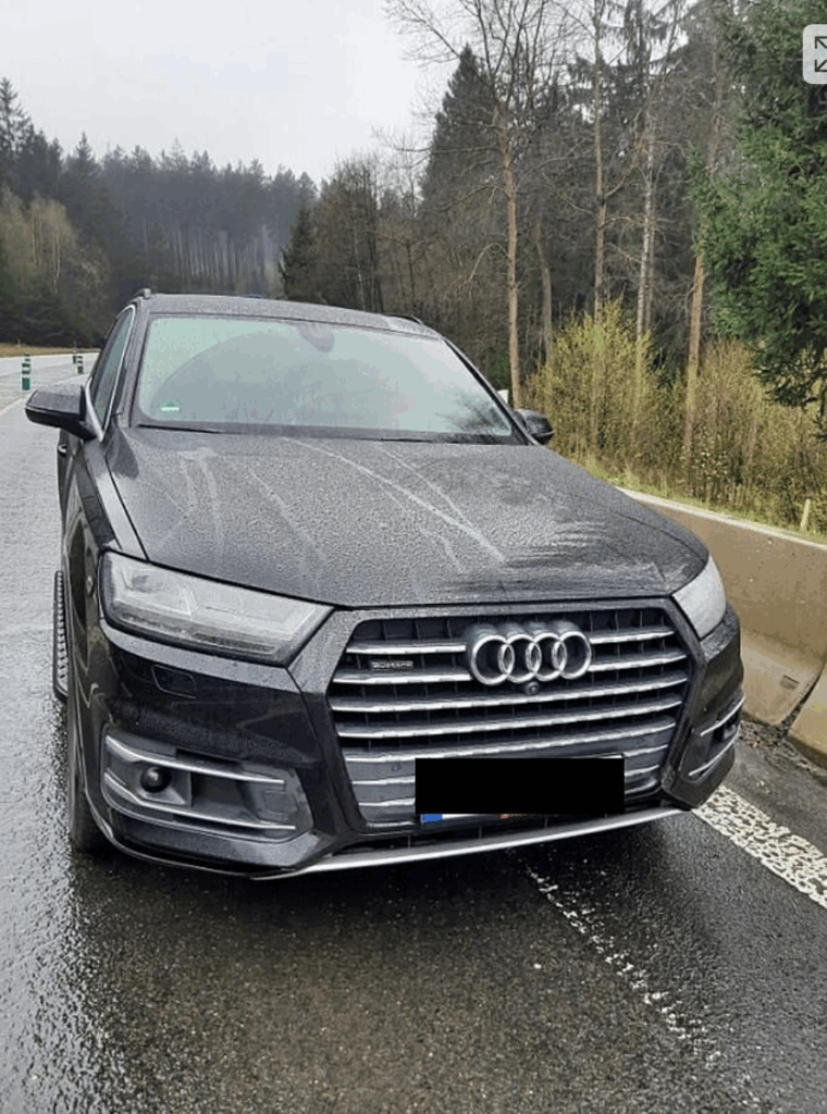 Поліція зупиняє викрадений Audi Q7 у Чехії