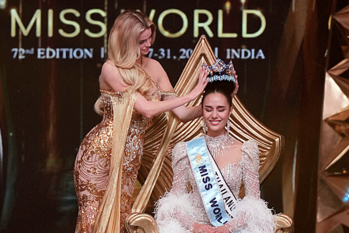 Церемонія вручення корони переможниці Miss World 2025