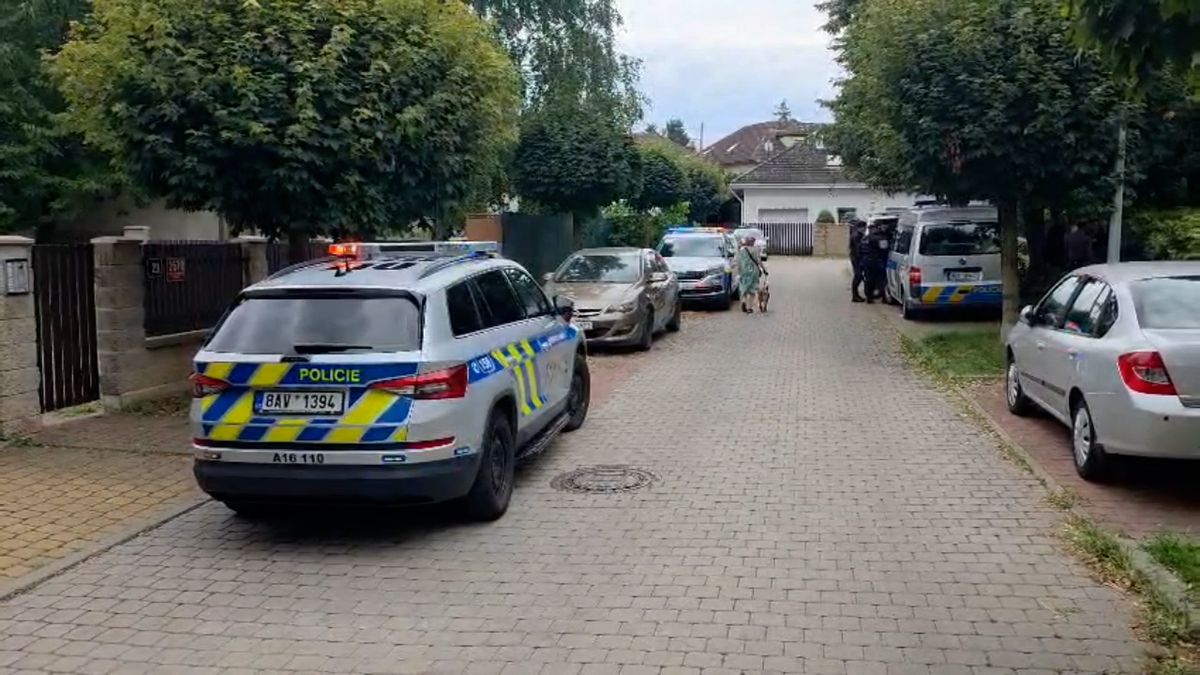 Matka v Horních Počernicích pobodala svou nezletilou dceru