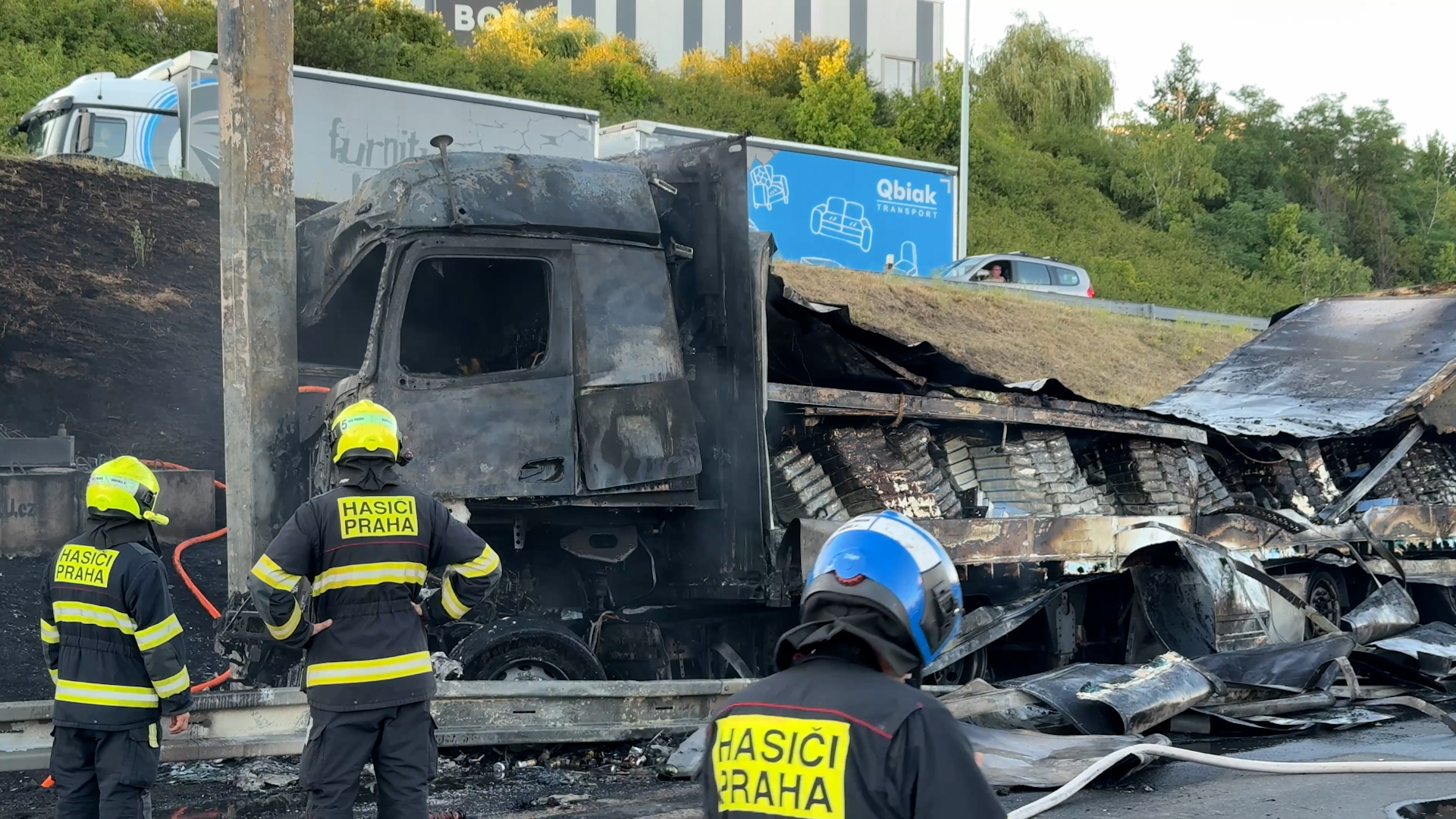 Поліція закриє головну дорогу в Празі