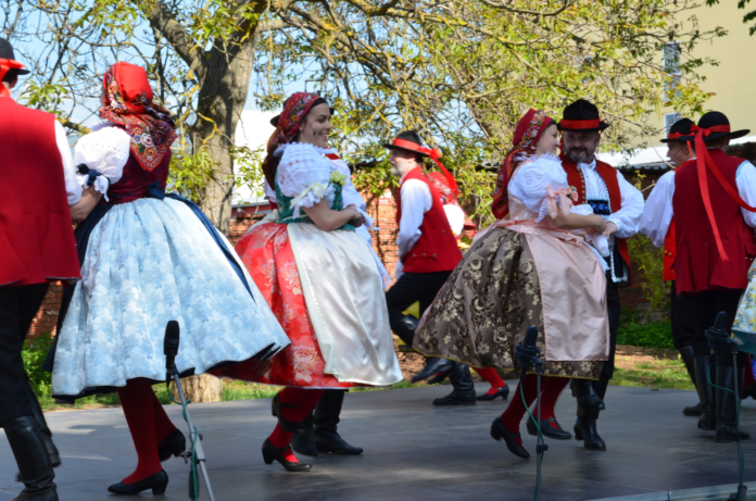 Mezinárodní folklórní festival v Brně
