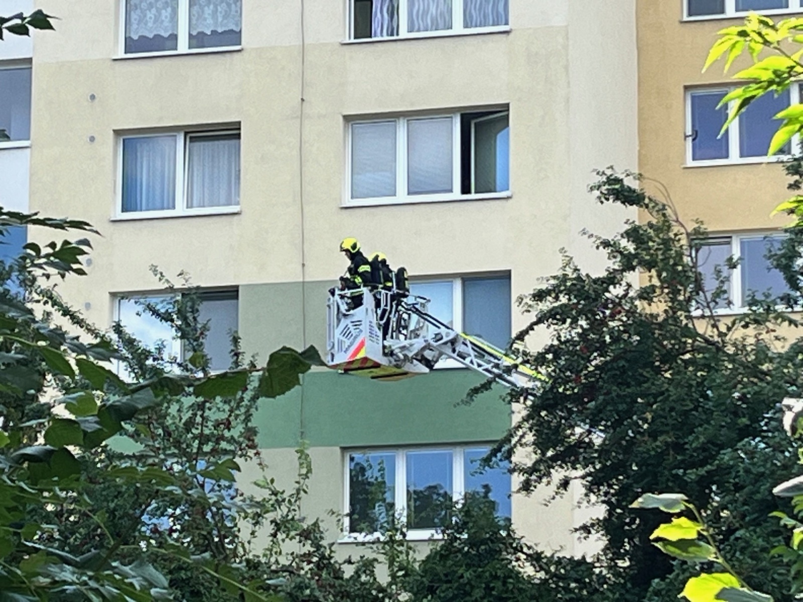 У чеській Опаві в багатоквартирному будинку сталася пожежа У чеській Опаві в багатоквартирному будинку сталася пожежа