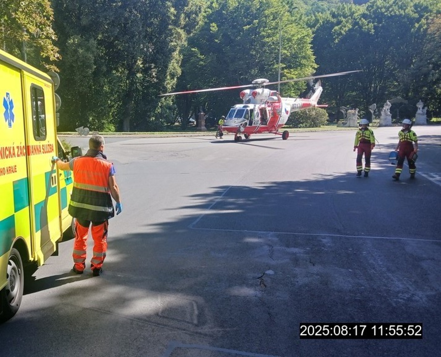 Жінка впала з третього поверху готелю в Карлових Варах