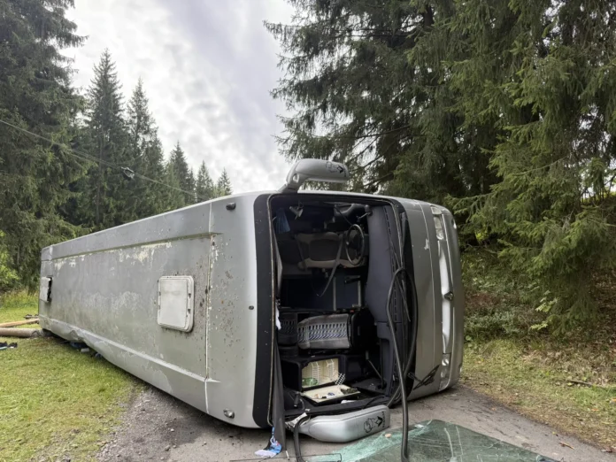 Аварія автобуса в Старих Гамрах