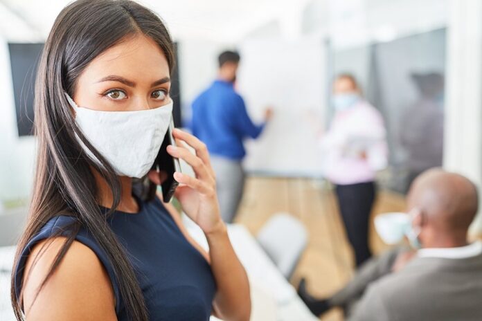 Business-Woman-with-Face-Mask