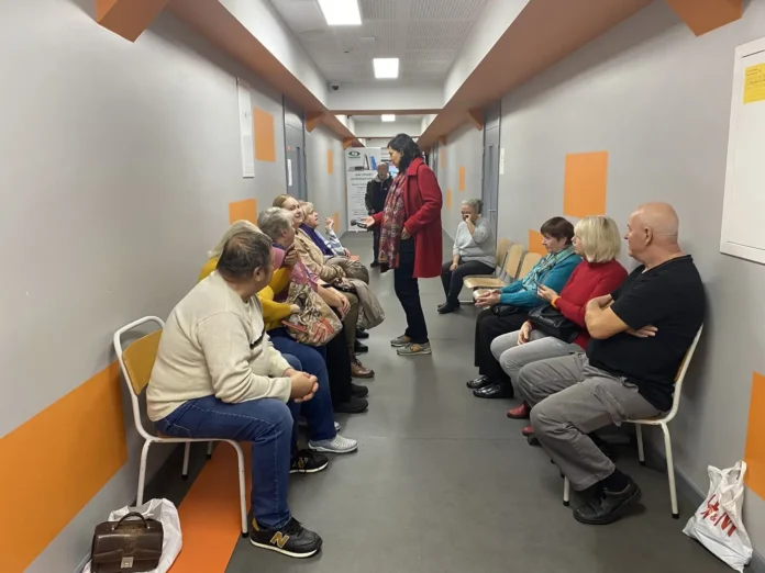 Громадяни Росії, які чекають на іспит з латвійської мови