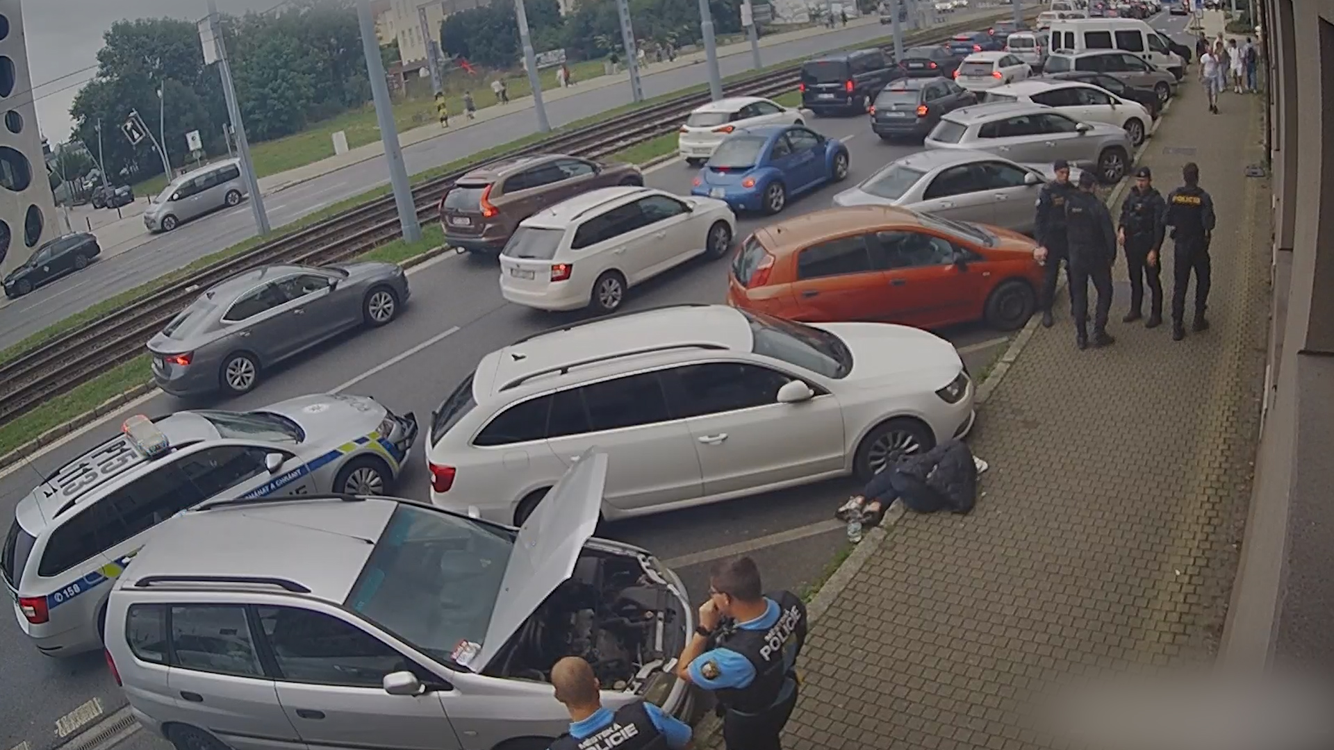 Наркозалежні використовують авто, яке рік стоїть в центрі Пльзня