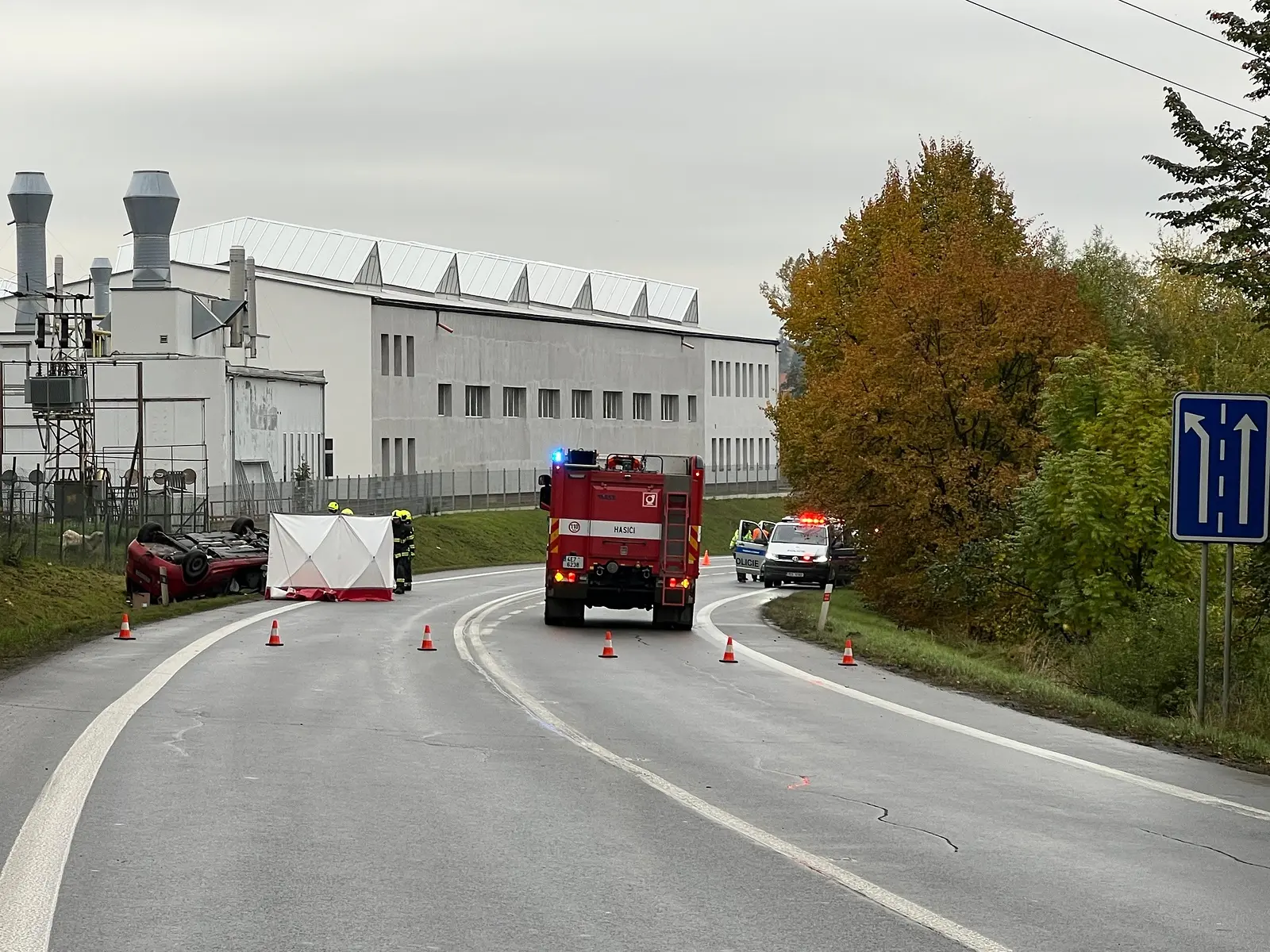 Фура в Літомишлі скинула авто в кювет Фура в Літомишлі скинула авто в кювет