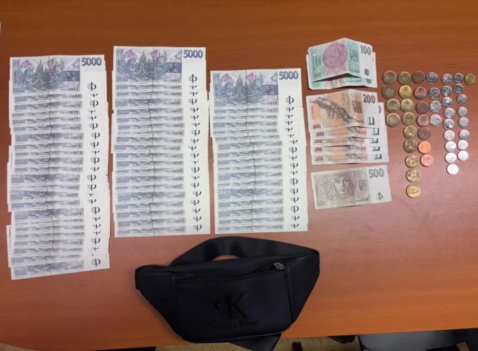 Іноземця заарештували за збір грошей від жертв шахрайства