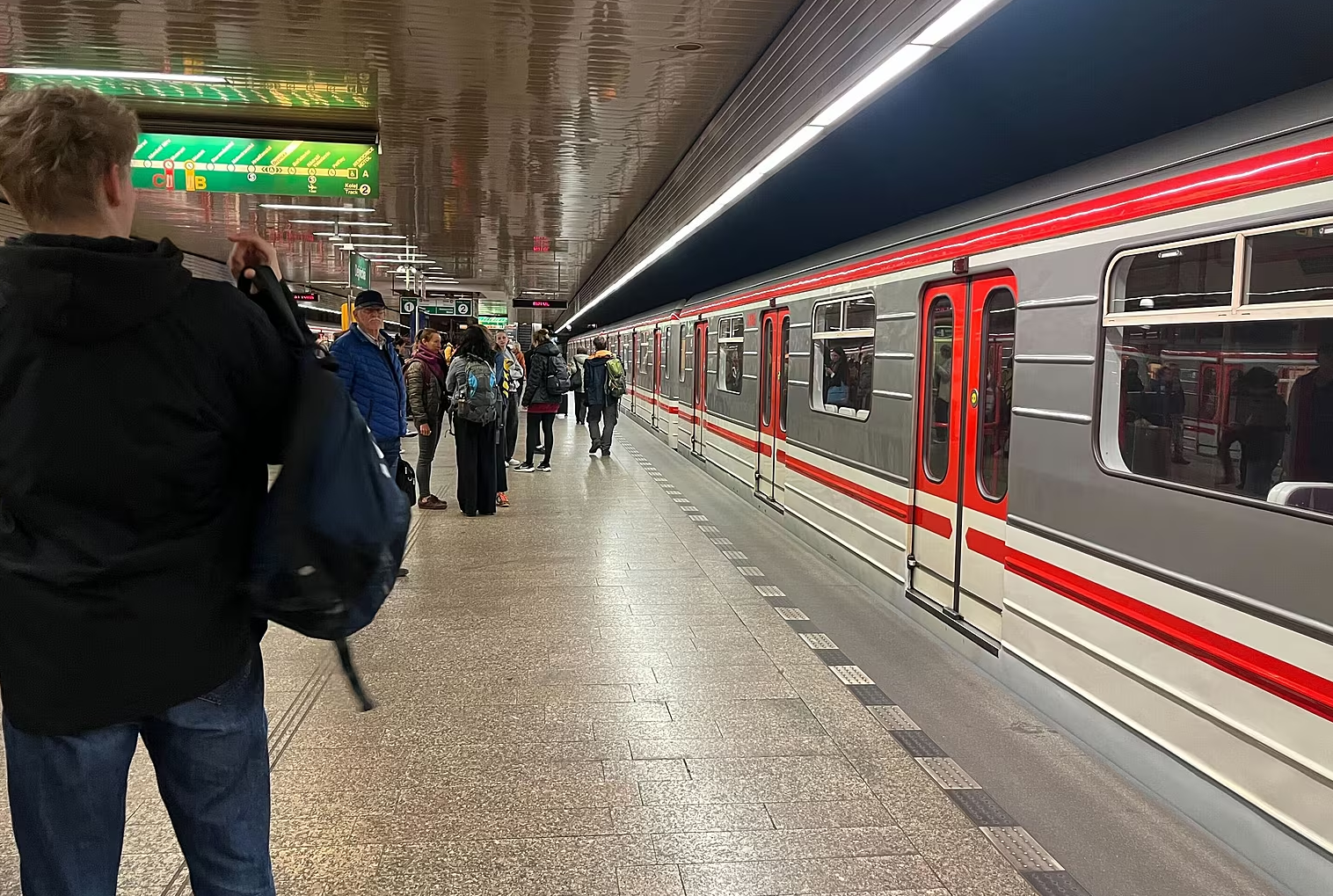 метро