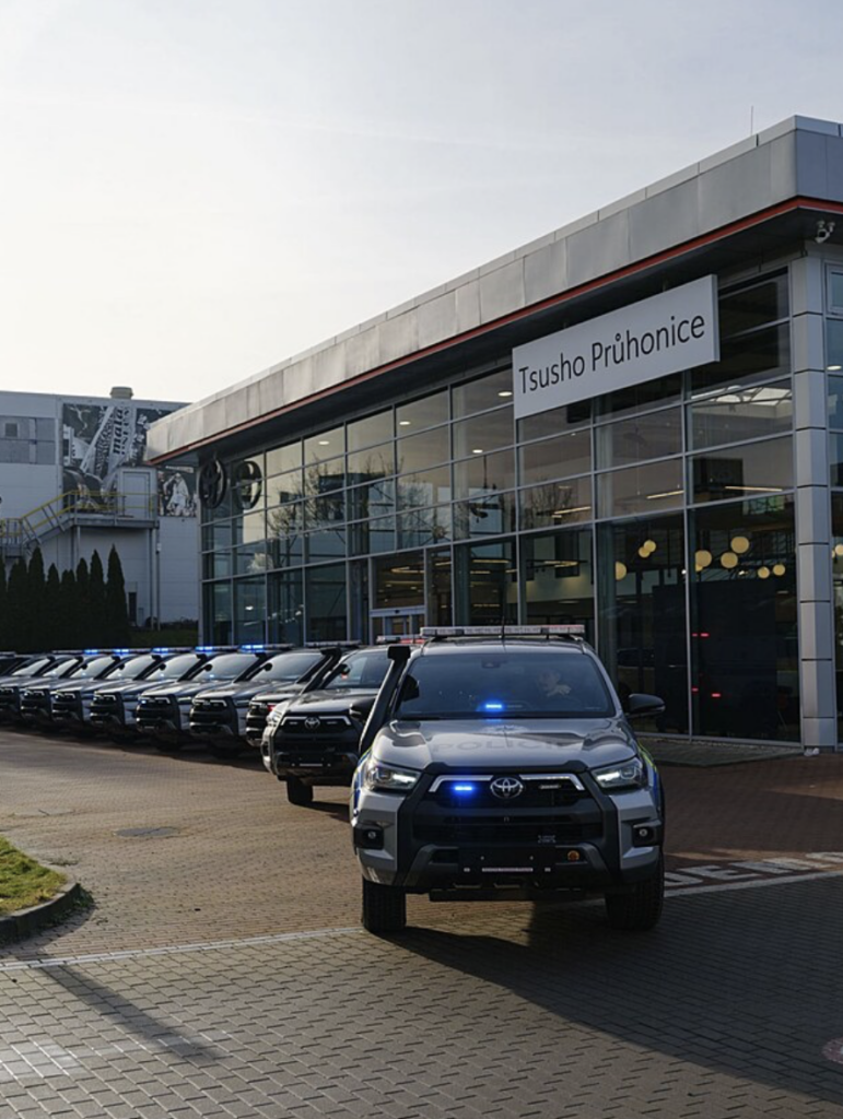 Чеська поліція отримала нові позашляховики Toyota Hilux для роботи в складному terені - фото №