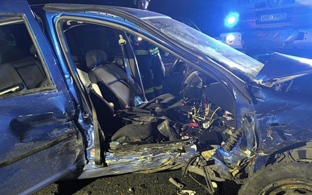 ДТП на автомагістралі D11 у Чехії: п’ятеро постраждалих, одного евакуював гелікоптер. Відео - фото №