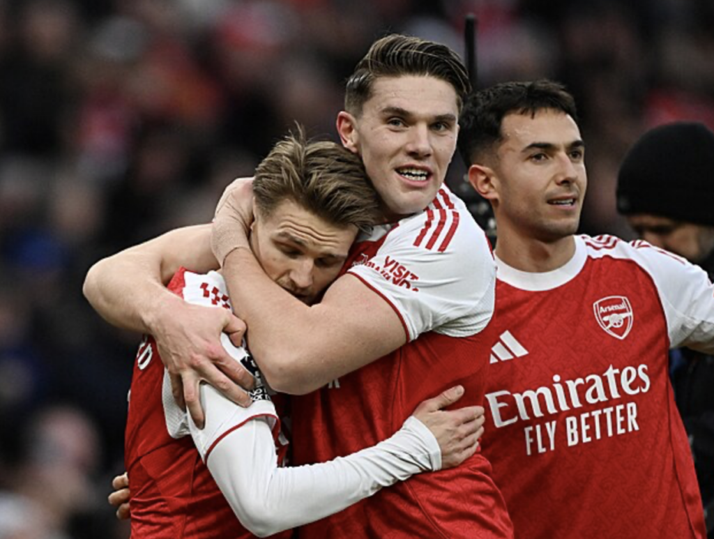 Англійська Прем’єр-ліга: Aston Villa продовжує серію перемог, Arsenal утримує лідерство, радіє і Liverpool. Відео - фото №1