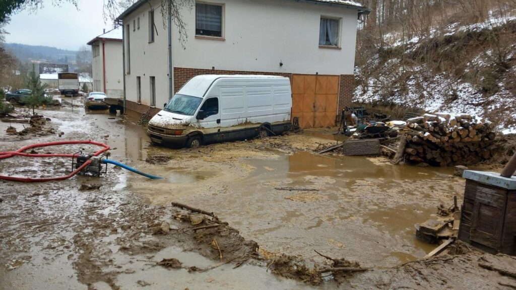 На півдні Чехії стався масштабний витік відходів: забруднено річку Дийя - фото №2