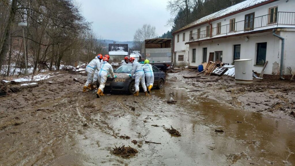 На півдні Чехії стався масштабний витік відходів: забруднено річку Дийя - фото №4