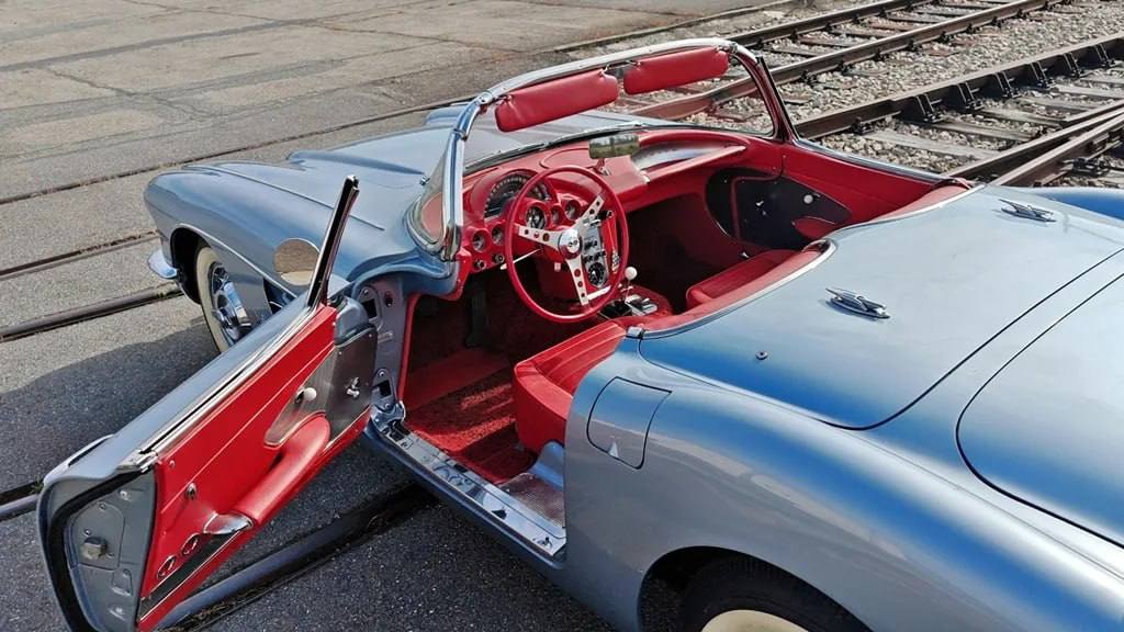 У Чехії продадуть конфісковані раритетні авто: на торги виставили Corvette і Mustang - фото №1