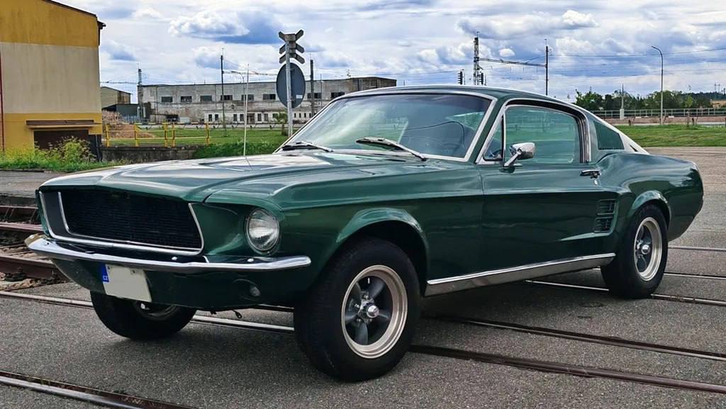 У Чехії продадуть конфісковані раритетні авто: на торги виставили Corvette і Mustang - фото №2