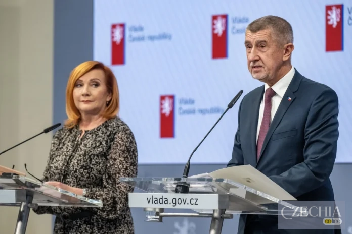 Прем’єр-міністр Андрей Бабіш і міністр фінансів Алена Шиллерова
