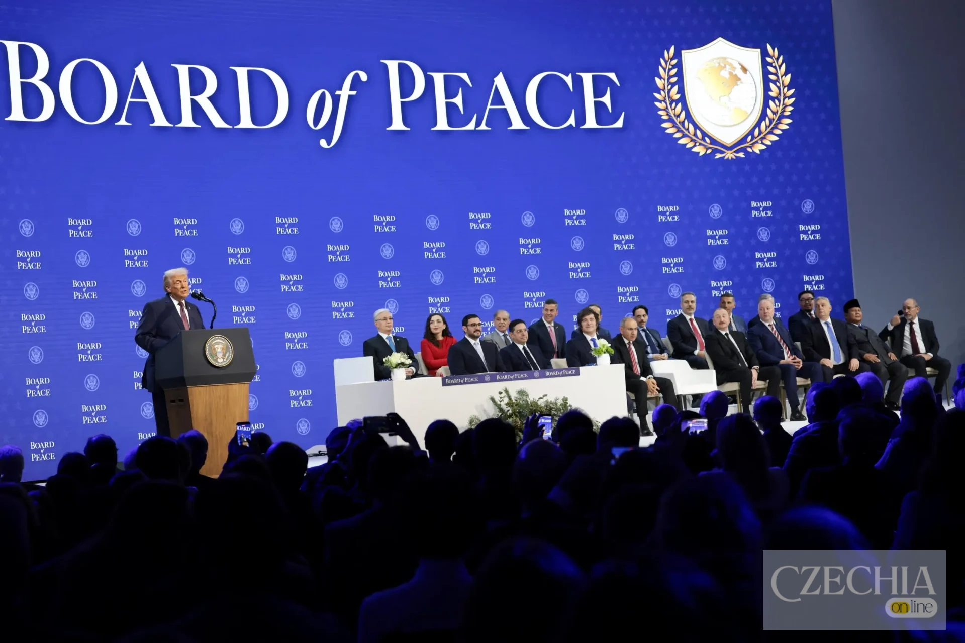 Трамп показав світові Раду миру Трамп показав світові Раду миру