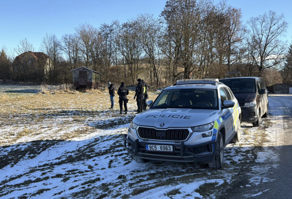 Жорстоке вбивство на півдні Чехії: поліція знайшла відрубану голову жінки - фото №