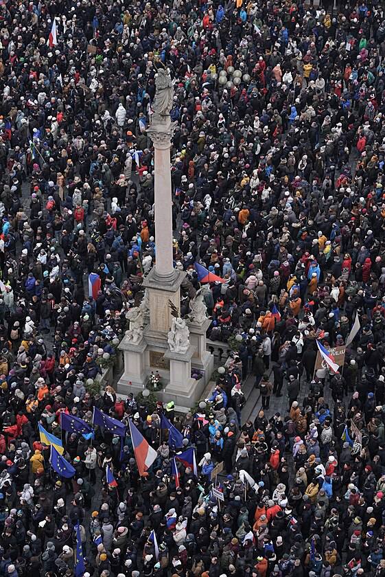У Празі проходить демонстрація на підтримку президента Петра Павела - фото №1