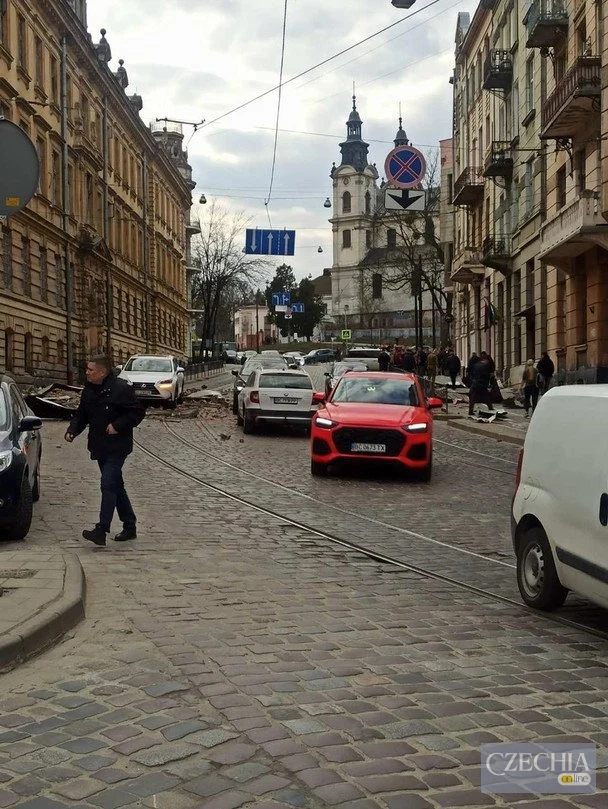 Наслідки ворожого удару по Львову 24 березня