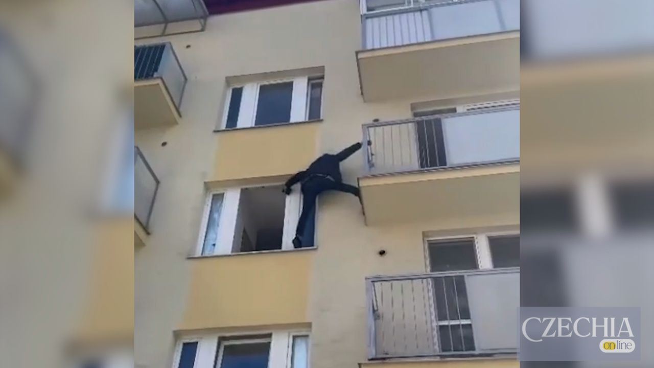 У Словаччині на чужому балконі поліція знайшла чоловіка, якого оголосили у міжнародний розшук