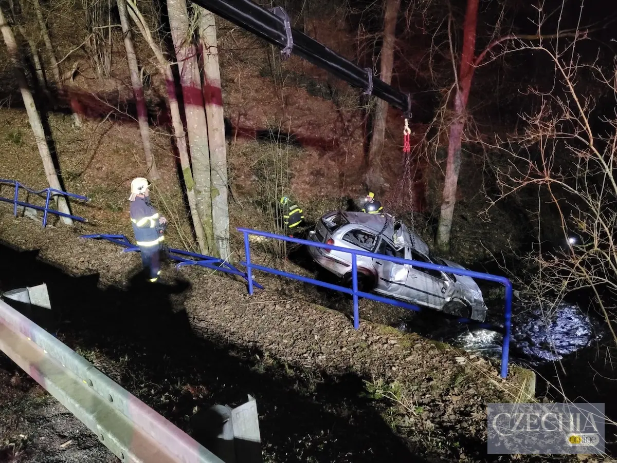 Автомобіль після важкої ДТП в Опавському краї