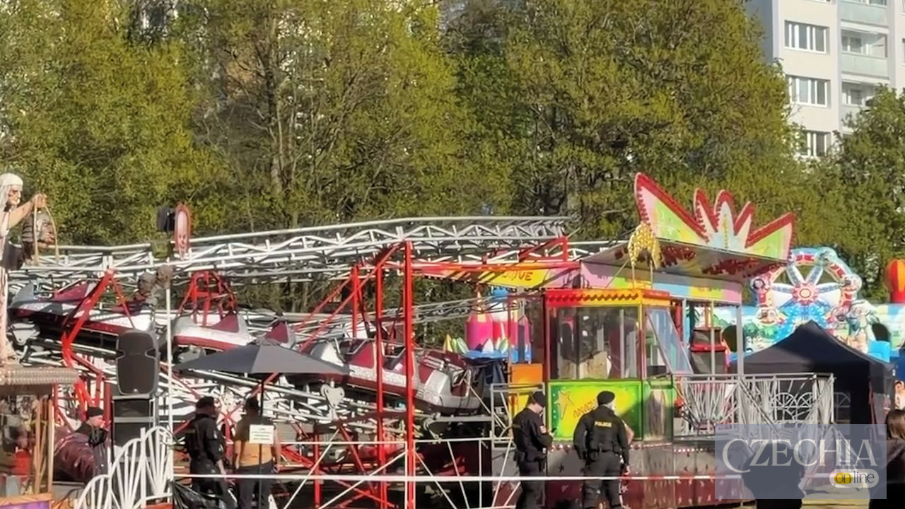 У Чехії на американських гірках зіткнулися два вагончики У Чехії на американських гірках зіткнулися два вагончики
