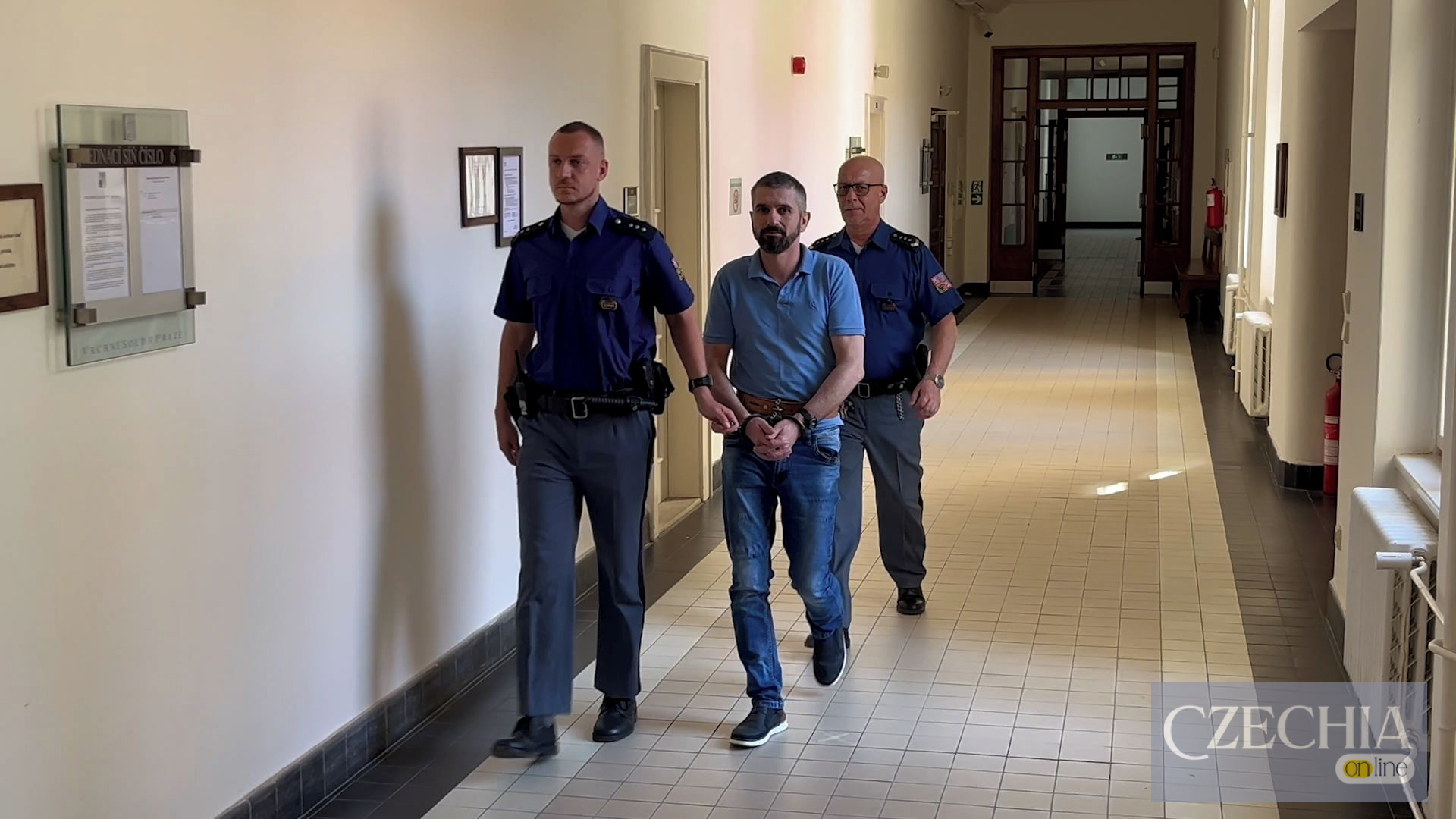 Українцю зменшили вирок за замах на вбивство вірменського таксиста у Чехії Українцю зменшили вирок за замах на вбивство вірменського таксиста у Чехії