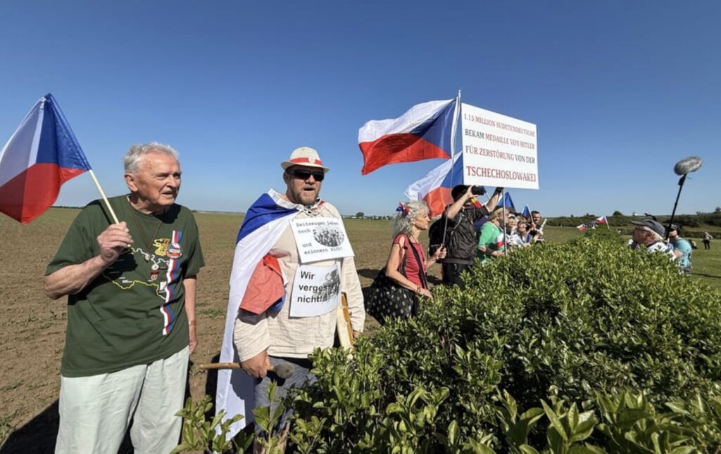 Судетсько-німецький з’їзд у Брно розколов Чехію на два табори - фото №5