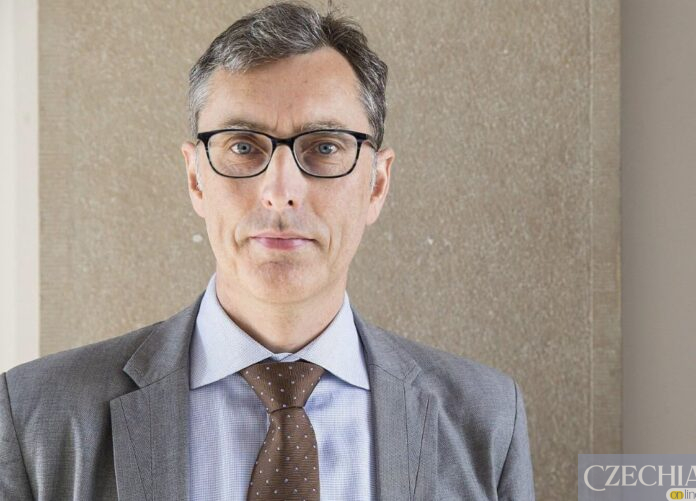 Вчений з Чехії став одним з розробників ліків від ВІЧ