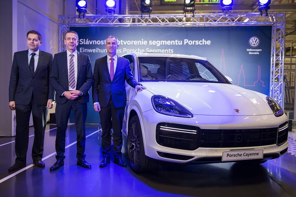 Porsche планує перенести виробництво Cayenne з Братислави до Лейпцига - фото №