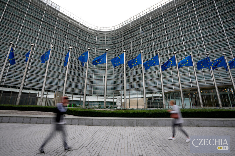 Представники країн Європейського Союзу підтримали 21-й пакет санкцій проти Росії, запроваджений у відповідь на її агресію проти України Представники країн Європейського Союзу підтримали 21-й пакет санкцій проти Росії, запроваджений у відповідь на її агресію проти України
