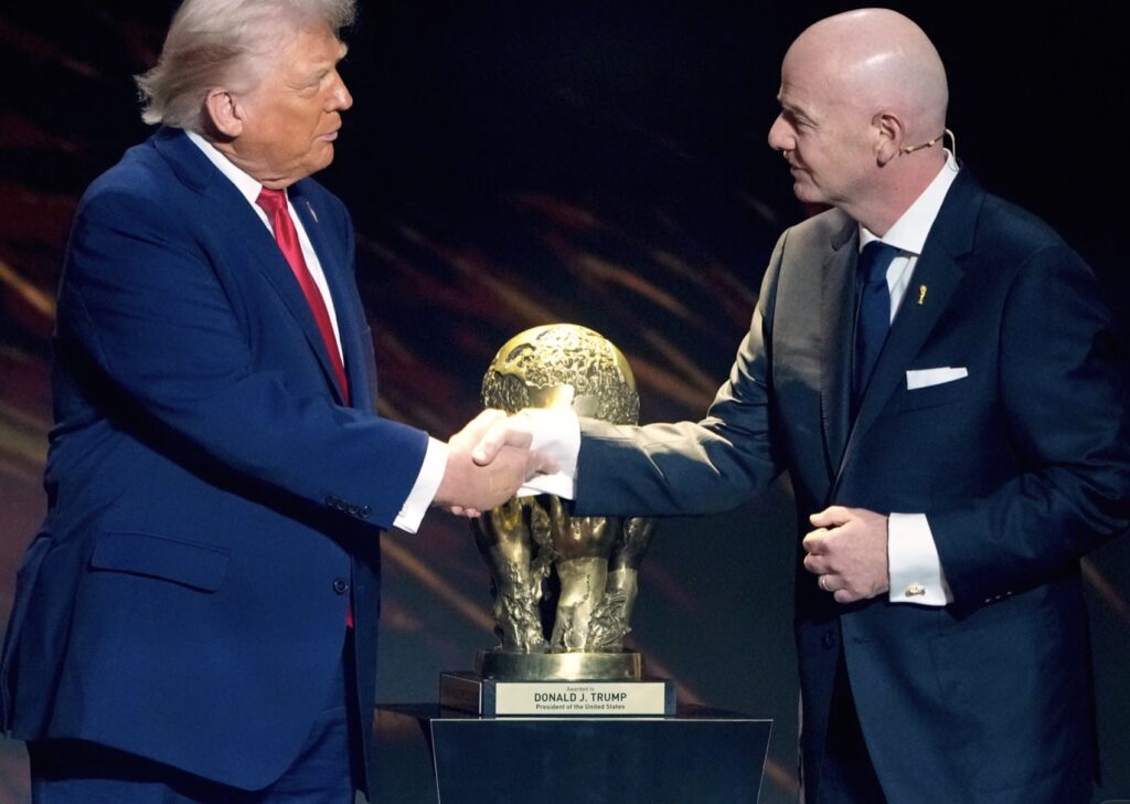 Скандал на ЧС-2026: FIFA дозволила гравцю США зіграти після червоної картки - фото №1