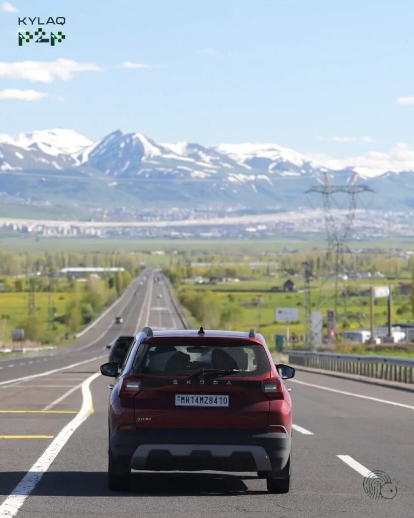 Škoda Kylaq, яка продається від 6 850 євро, приїхала до Праги. Відео - фото №2