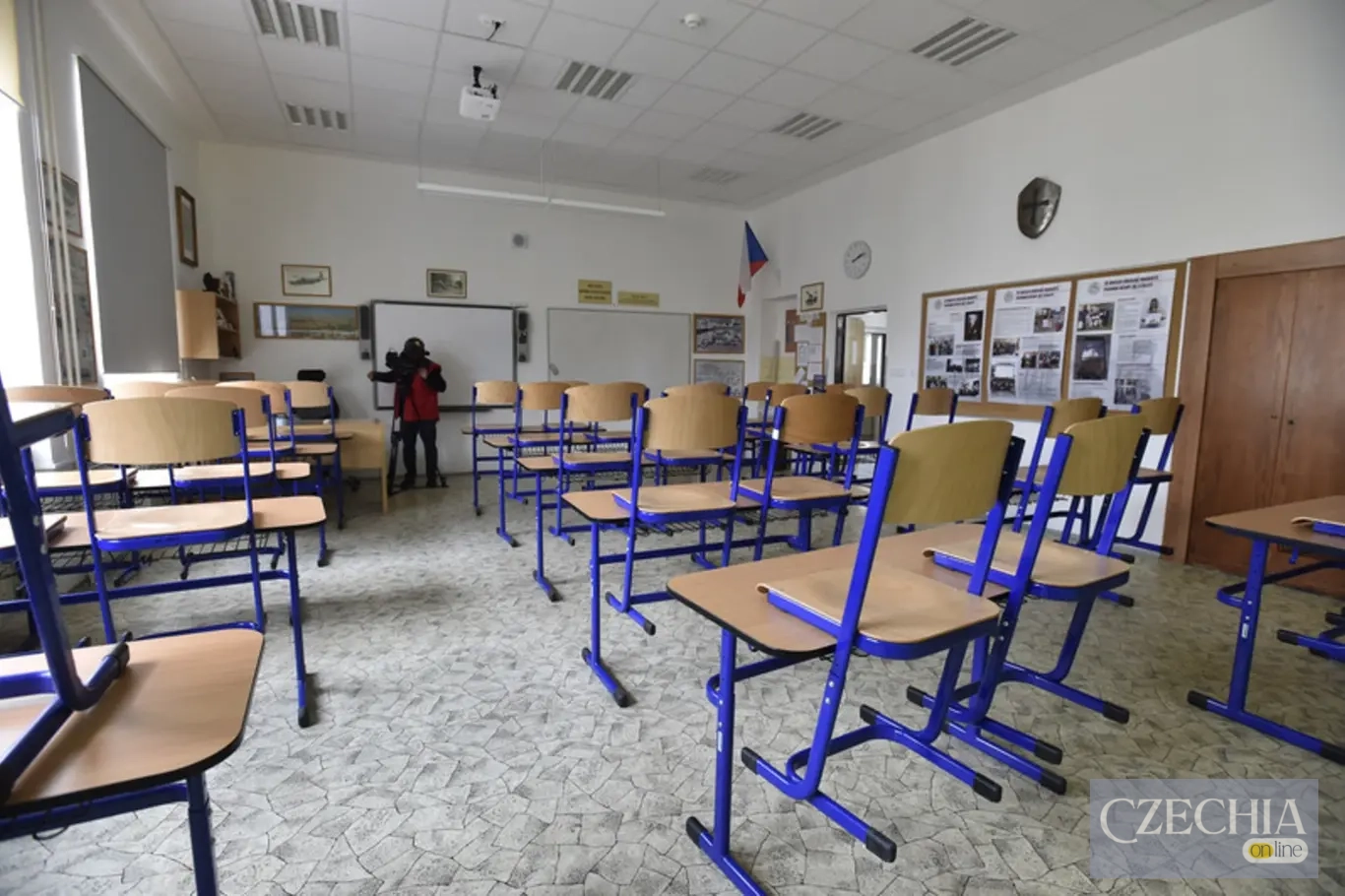 канікули Чи зміняться літні канікули та навчальний рік через спеку у Чехії: коментар міністра освіти