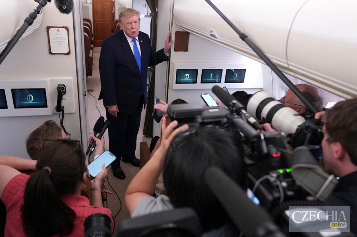 Трамп пообіцяв відновити переговори з Іраном у понеділок без обстрілів