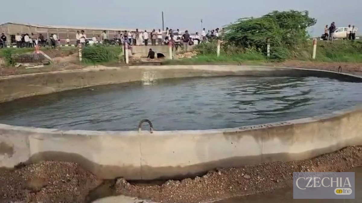 В Індії у великому колодязі рівень води почав загадково коливатися з боку в бік
