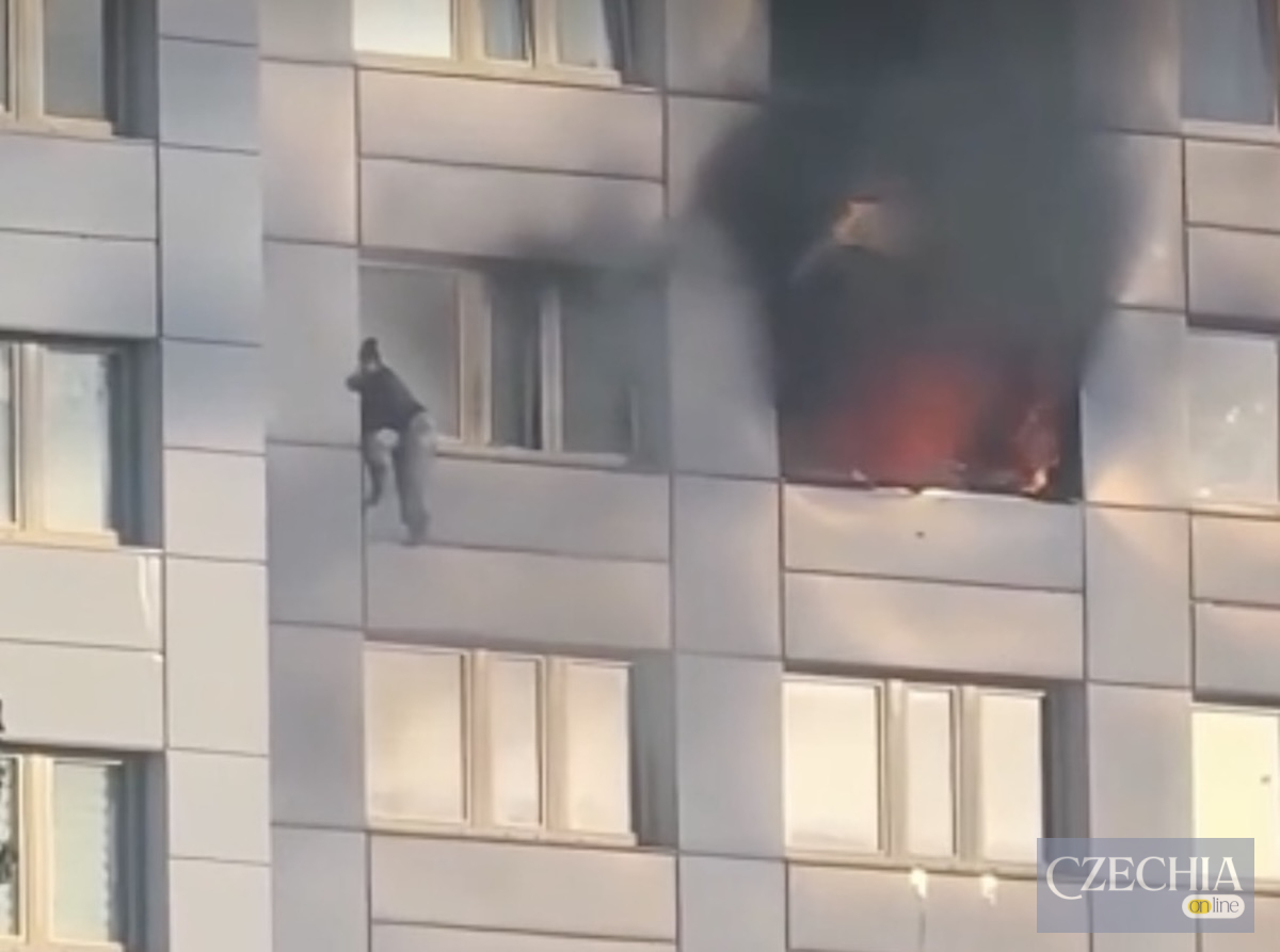 Жінка стрибає з 11-го поверху під час пожежі у Берліні