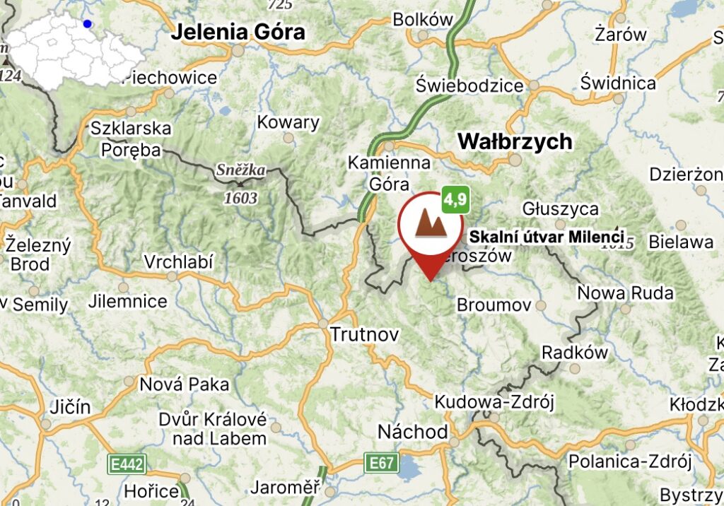 У Чехії вночі в Адршпаських скелях застрягли п’ятеро скелелазів: одного знімали просто з мотузки - фото №