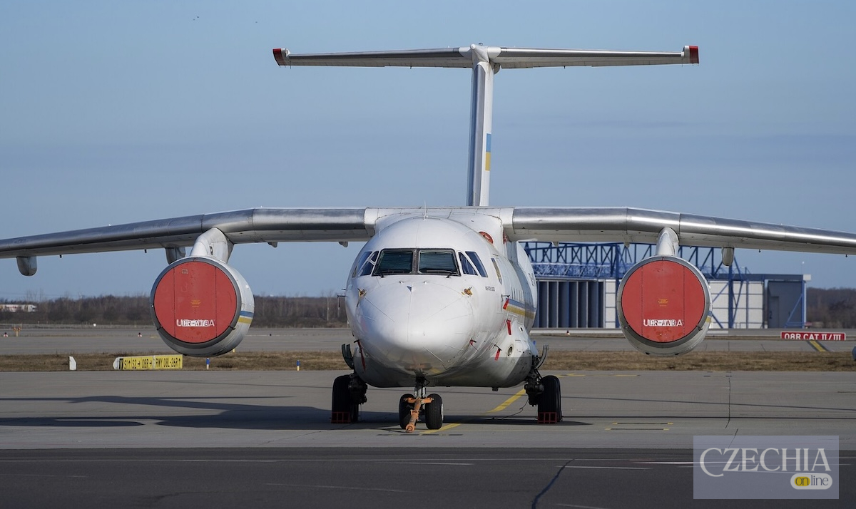 Український літак Antonov Airlines в аеропорту Leipzig/Halle