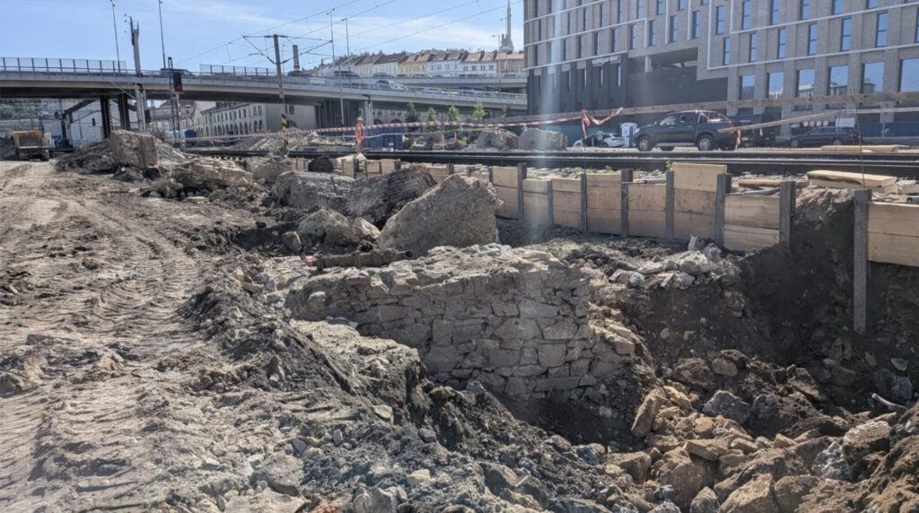 У Чехії під празьким вокзалом відкрили місто часів Карла IV - фото №1