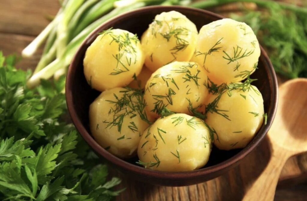 Чех купить їх для закруток, українець — з’їсть свіжими: 7 продуктів, які ми їмо з чехами по-різному - фото №4