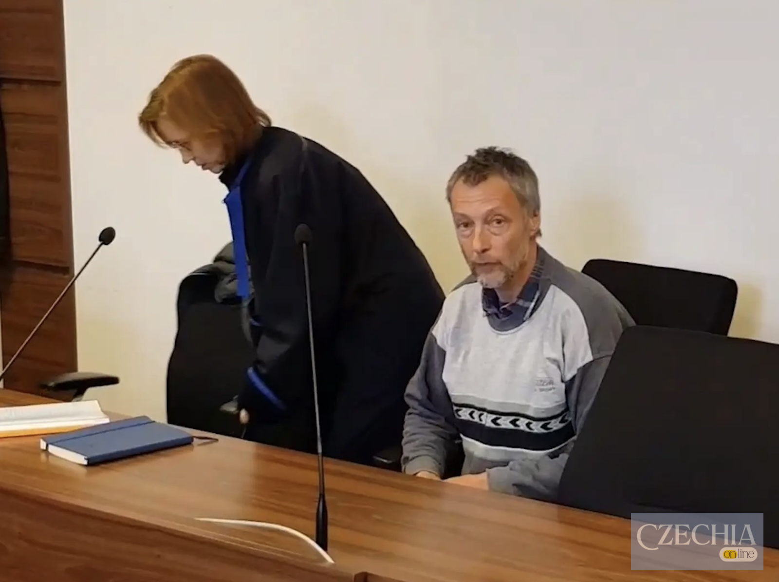 Мілош Оуржецький у залі суду в Празі