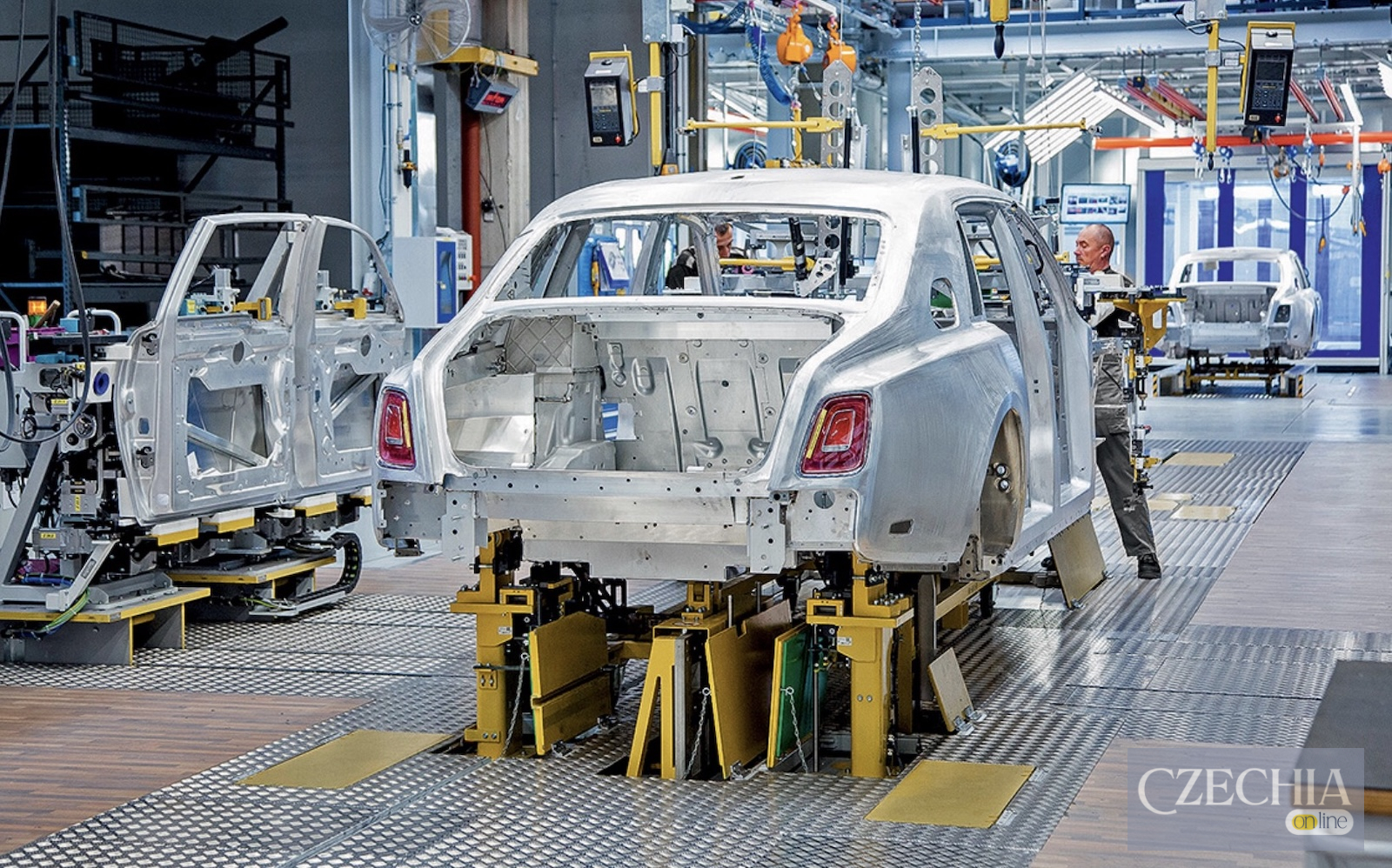 Rolls-Royce та банкрутство постачальника Paragon Автомобіль Rolls-Royce — ілюстративне фото