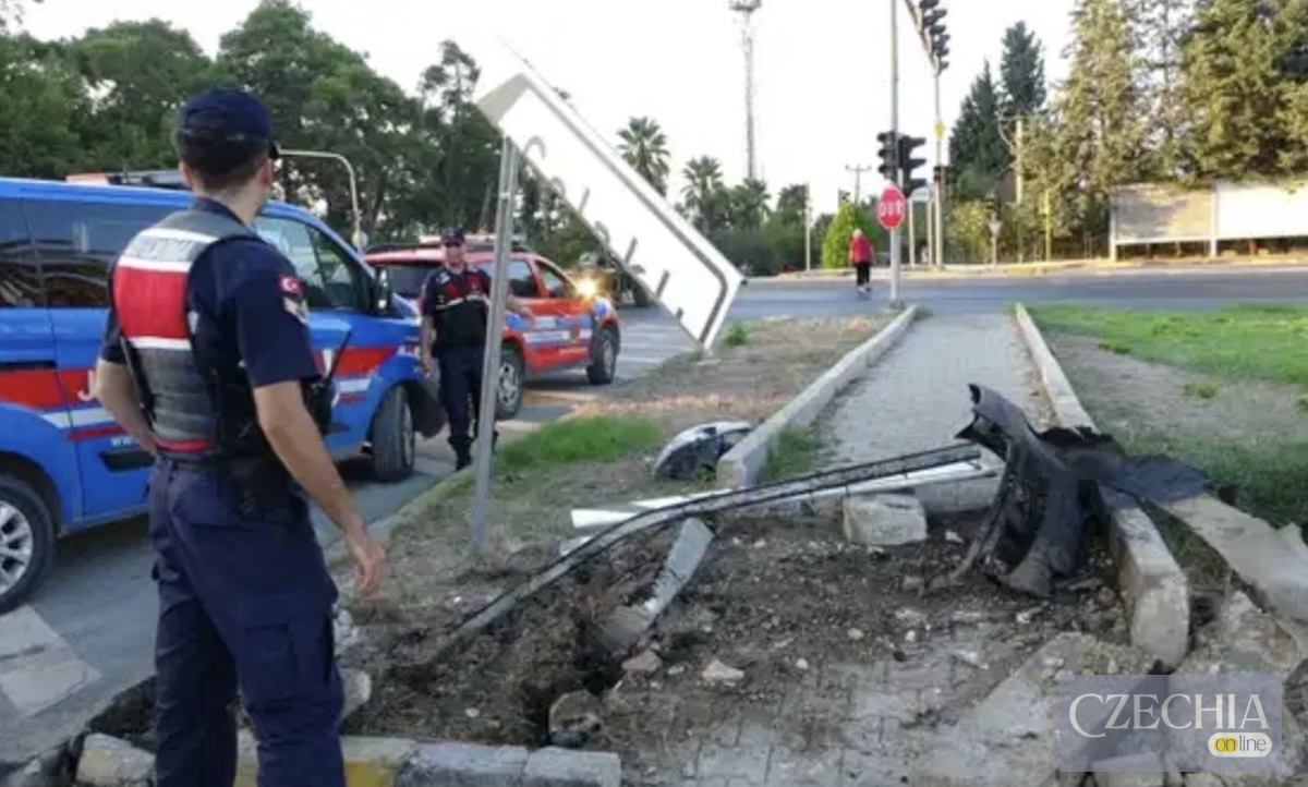 ДТП із туристичним мікроавтобусом в Анталії Наслідки ДТП із туристичним мікроавтобусом біля Анталії