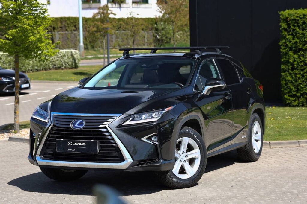 У центрі Праги викрали Lexus RX450h: власники просять допомогти знайти авто - Новини Чехії, ТехноМанія. Джерело: Українці в Чехії | Чеські новини для українців У центрі Праги викрали Lexus RX450h: власники просять допомогти знайти авто - фото